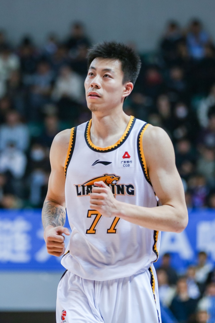 媒體人：張鎮(zhèn)麟、韓德君將因傷缺席今晚對陣北控的比賽